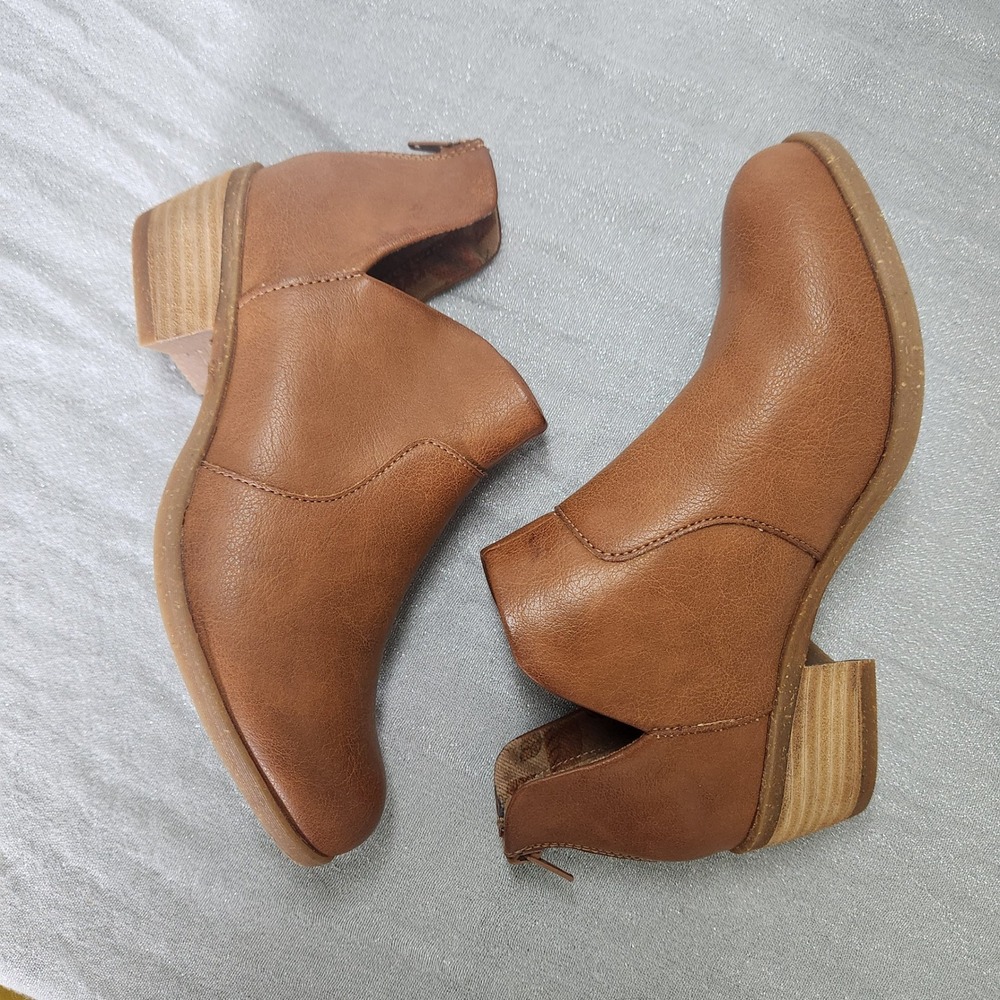 B.O.C. Born Concept Lucy Comfort Shooties Tan Brown Booties Size 6M Boho Cottage